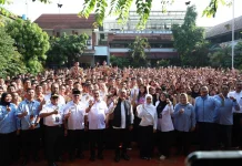 Turun ke Bekasi, Menko Pangan Sosialisasi MBG dan Cek Koperasi Merah Putih