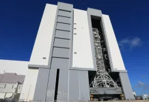 Mobile Launcher NASA untuk Misi Artemis III Tiba di Vehicle Assembly Building