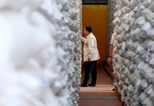 Presiden Sidak Gudang Bulog Danurejo, Seskab: Kesiapan Stok Sangat Baik