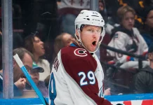 Nathan MacKinnon Raih Piala Rocket Richard Pertama
