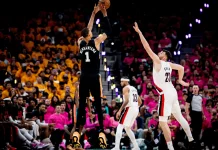 Spurs Tundukkan Trail Blazers 111-98, Unggul 1-0 di Playoff NBA
