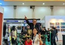Dian Sastro Beri Beasiswa untuk Perempuan Berbakat Indonesia