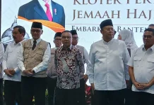 Pimpinan DPR Lepas Keberangkatan Kloter Pertama Haji Banten