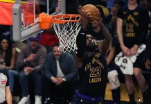 Lakers Tundukkan Rockets, Unggul Dua Gim Playoff