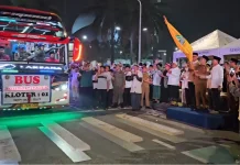 Jemaah Calon Haji Tangsel Perdana Diterbangkan ke Saudi