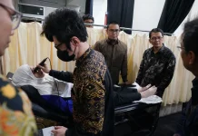Dukung Penurunan Angka Kematian Ibu, PLN Salurkan Alat Deteksi Risiko Kehamilan