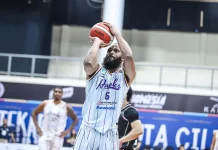 Hawks Lanjutkan Tren Positif, Tundukkan Satya Wacana 93-76