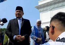 Kenakan Dasi Biru, Dudung Abdurachman Tiba di Istana