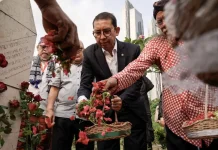 Hari Puisi Nasional 2026, Menbud Fadli Ziarahi Makam Chairil Anwar