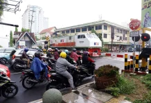 Budaya Berhenti Sejenak Menjaga Keamanan Pribadi dan 1.810 Perlintasan KAI
