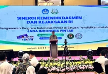 Kemendikdasmen Beri Penjelasan Guru Honorer Tak Bisa Mengajar di Sekolah Negeri