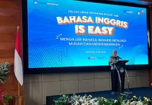 Guru Peserta Pelatihan Bahasa Inggris Mulai Mengajar di Kelas 3 SD