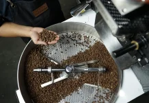 Mengenal Roaster, Peracik Rasa di Balik Secangkir Kopi