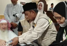 Syaikh Baltu Serahkan Dana Wakaf untuk Jemaah Haji Aceh