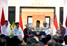 Pastikan Fundamental Ekonomi Kuat, Presiden: Orang Desa Tidak Pakai Dollar