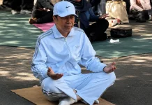 Jokowi Ikut Yoga Bersama Warga di Solo saat Libur Panjang