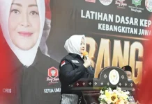 Jejak Sunyi Pengabdian Fahira Idris: dari Senayan ke Jalanan Bersama 'Bang Japar'