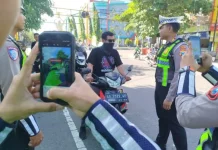 Inovasi ETLE, Satlantas Ponorogo Terapkan Kacamata Pintar Pantau Pelanggar Lalin