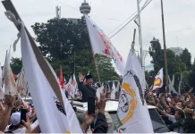 Presiden Prabowo Sapa Ribuan Massa Aksi Damai di DPR