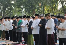 Niat Sholat Iduladha 2026 untuk Imam dan Makmum, Lengkap Artinya