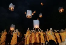 Simak Tips Menonton Festival Lampion Waisak di Candi Borobudur 2026
