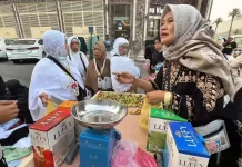 Sapaan 'Murah-Murah' Warnai Belanja Jemaah di Madinah