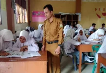 Program Beasiswa 150 Ribu Guru, Komisi X DPR: Proses Pengajuan jangan Berbelit