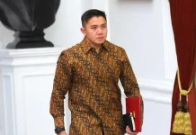 Seskab Teddy Dinilai Utamakan Pengabdian Ketimbang Menanggapi Polemik