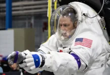 Berawal dari Imajinasi Masa Kecil, Scott Wray Kini Pimpin Pelatihan Spacewalk NASA