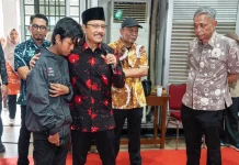 Mensos dan Wamensos Tinjau Belajar Mengajar di SRMP 10 Bogor