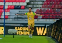 Jefferson Silva Bertahan, Tavares Yakin Persebaya Kian Kuat