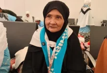 Nenek Jumaria, Penuhi Koper Haji dengan Boneka untuk Cucu