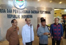 Mendes Kukuhkan Pemuda Bangun Desa Tingkatkan SDM Desa
