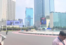 Arus Lalu Lintas di Bundaran HI Terpantau Ramai Lancar jelang Aksi Mahasiswa