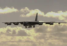 Pesawat Bomber B-52 Jatuh dan Terbakar Sesaat setelah Lepas Landas, 8 Orang Wafat