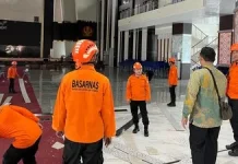 Basarnas dan BPBD Dirikan Tenda Darurat di RS Undata Palu Pascagempa M 6,7
