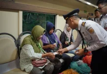 KA Cikuray dan Kereta Petani Angkut Puluhan Ribu Pelanggan