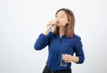 Minum Air Putih Cukup Bantu Tubuh Tetap Prima
