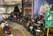 Gubernur Pramono akan Panggil Manajemen Ojol, Bahas Penataan Parkir di Jakarta