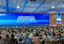 Presiden Dorong Mobil Nasional, Bangga Gunakan Maung Buatan RI