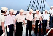 BTS Tetap Bertahan di Papan Atas Billboard Global Lewat Swim