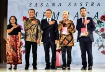 Kemenbud Luncurkan Enam Buku Sastra Klasik Indonesia dalam Bahasa Asing
