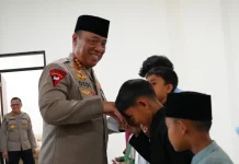 Wakapolri Santuni Anak Yatim usai Revitalisasi Masjid Panggilan Sujud