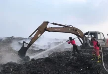 KLH: Pemadaman Kebakaran TPA Jatiwaringin Sulit karena Mirip Lahan Gambut