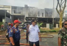 Kebakaran Hebat Hanguskan Tiga Gudang di Taman Tekno Tangsel