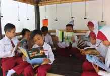 Wamendikdasmen Dorong Perkuat Literasi Siswa lewat Satu Buku Sepekan
