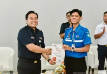 KAI Services Beri Penghargaan Petugas OTC yang Kembalikan Dompet
