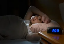 Sering Terbangun Malam Hari? Kenali Penyebab dan Cara Mengatasinya