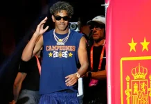 Spanduk Viral di Parade Juara Spanyol Bikin Lamine Yamal dan Pemain La Roja Tertawa