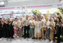 Kapolri Didampingi Kakorlantas Tinjau Bazar Kreasi Bhayangkari Nusantara 2026